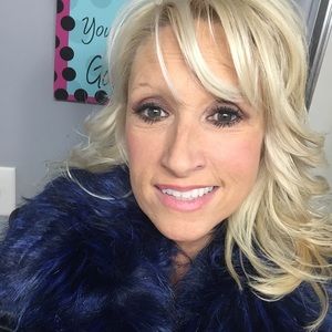 Meet your Posher, Hollie